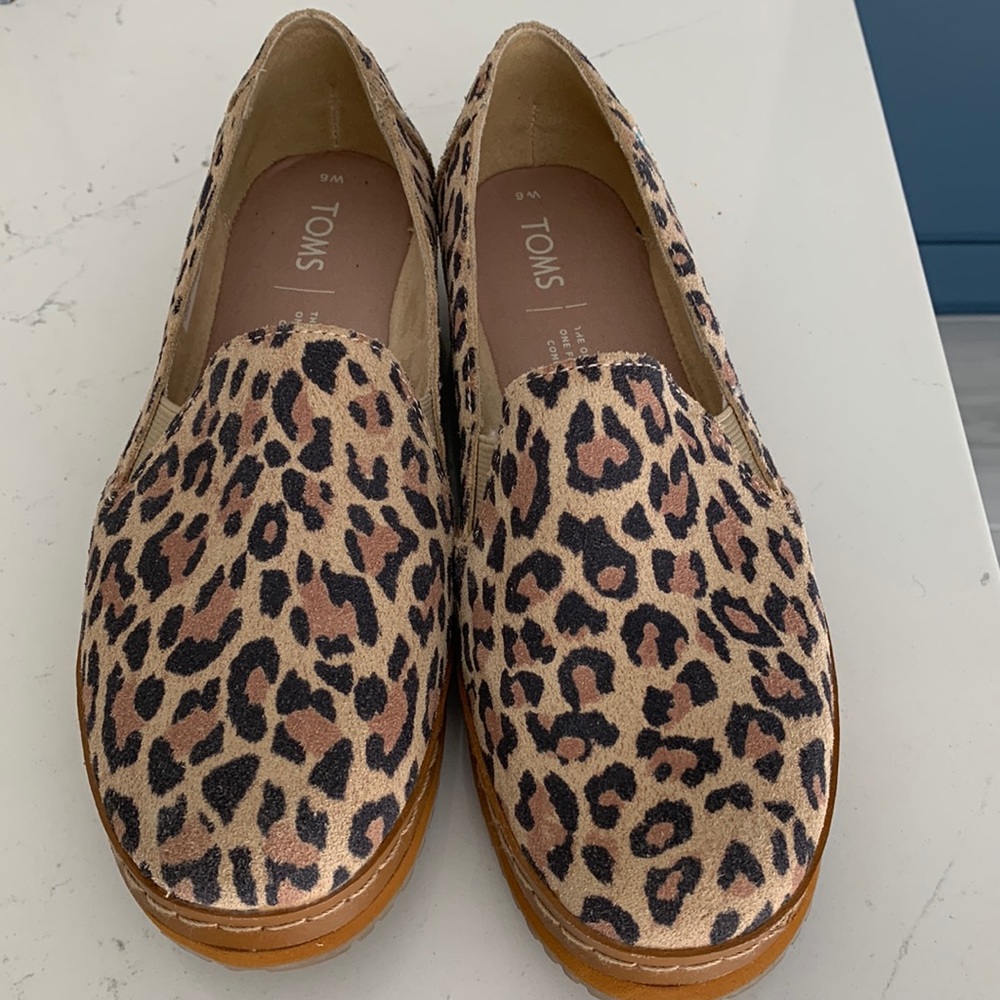 Toms Animal print loafer,size 6